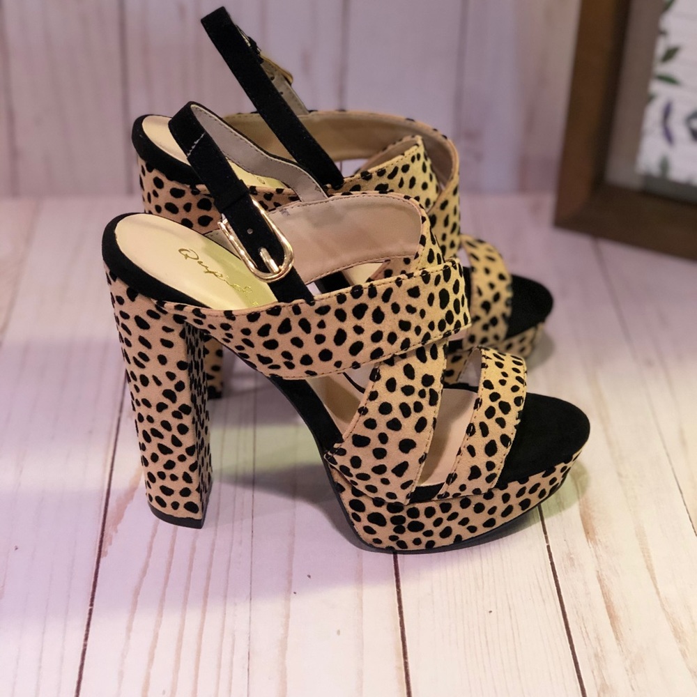 Leopard Pumps - Picture 4 of 7